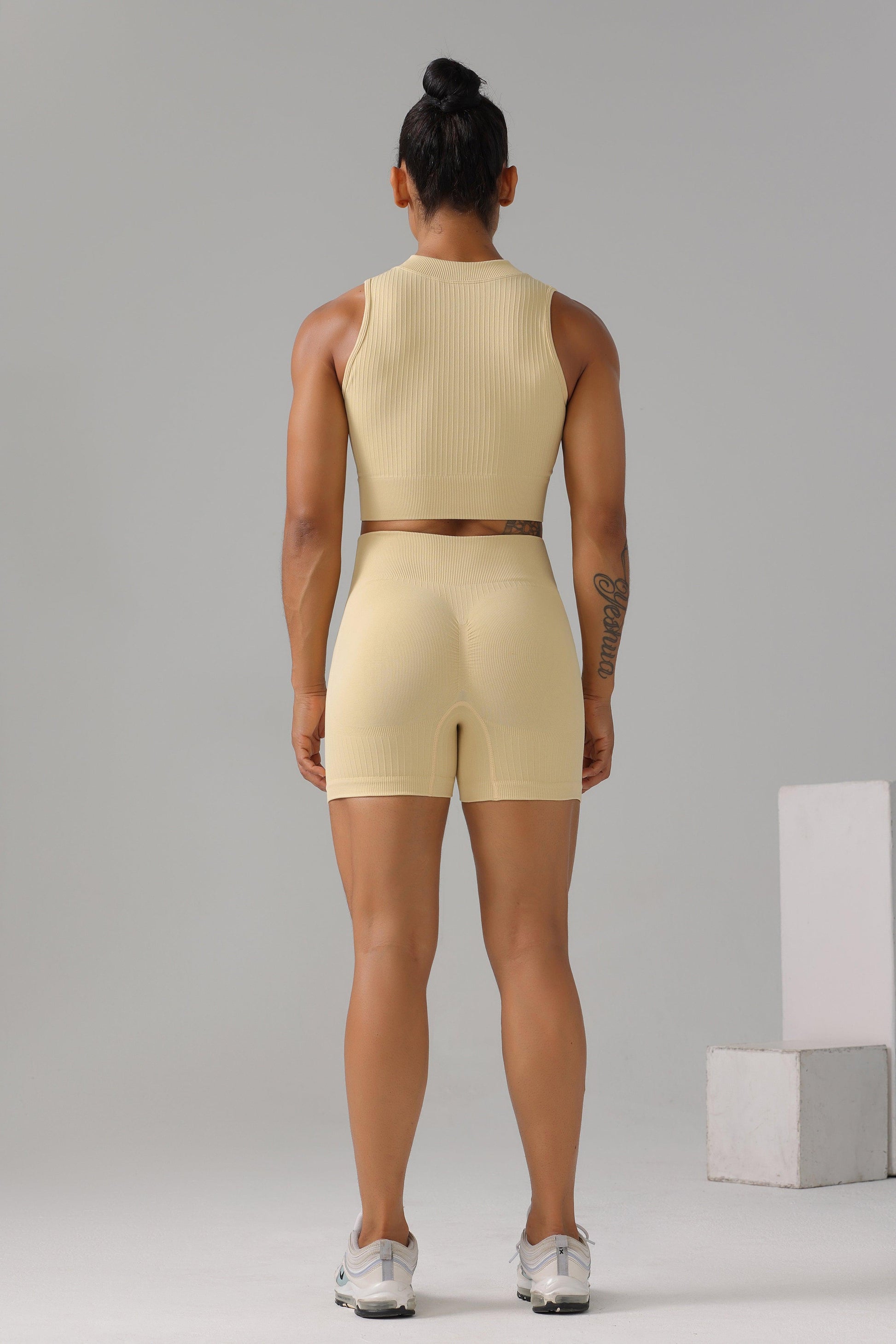 Elegant and functional fitness attire - ascendiastore