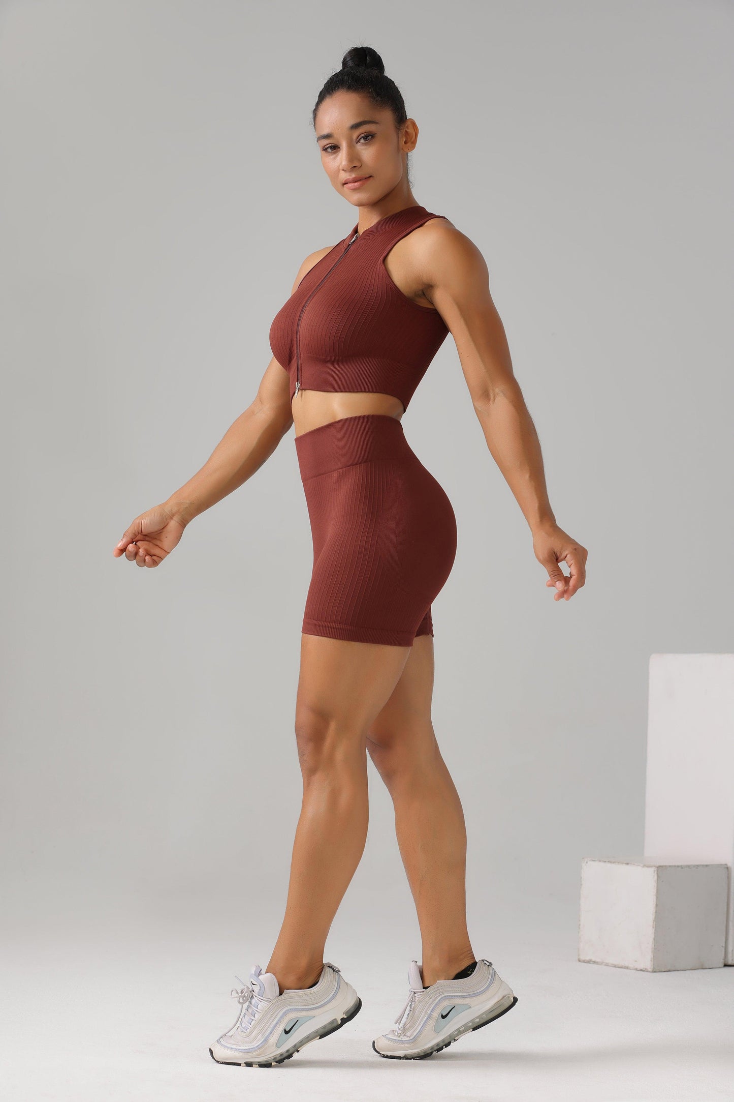 Elegant and functional fitness attire in red - ascendiastore