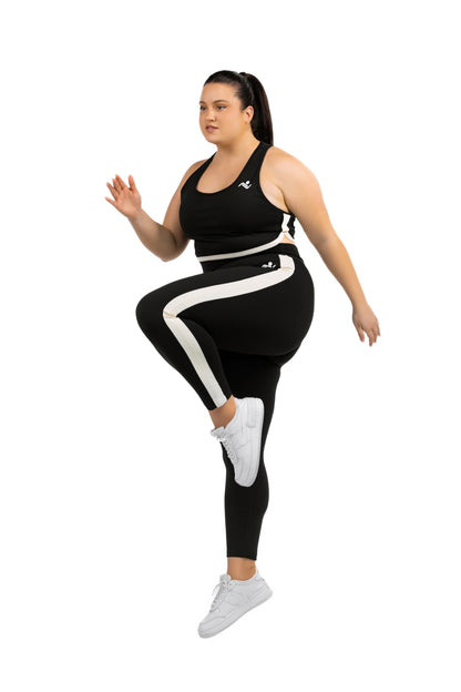 FitFusion Workout Set (XL–4XL) in Black, knee raise in motion on model, Ascendia