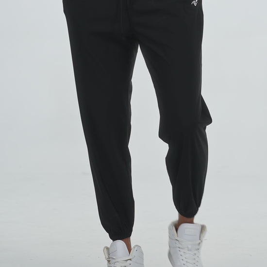 Men's Loose Gym Joggers in Black, video, Ascendia