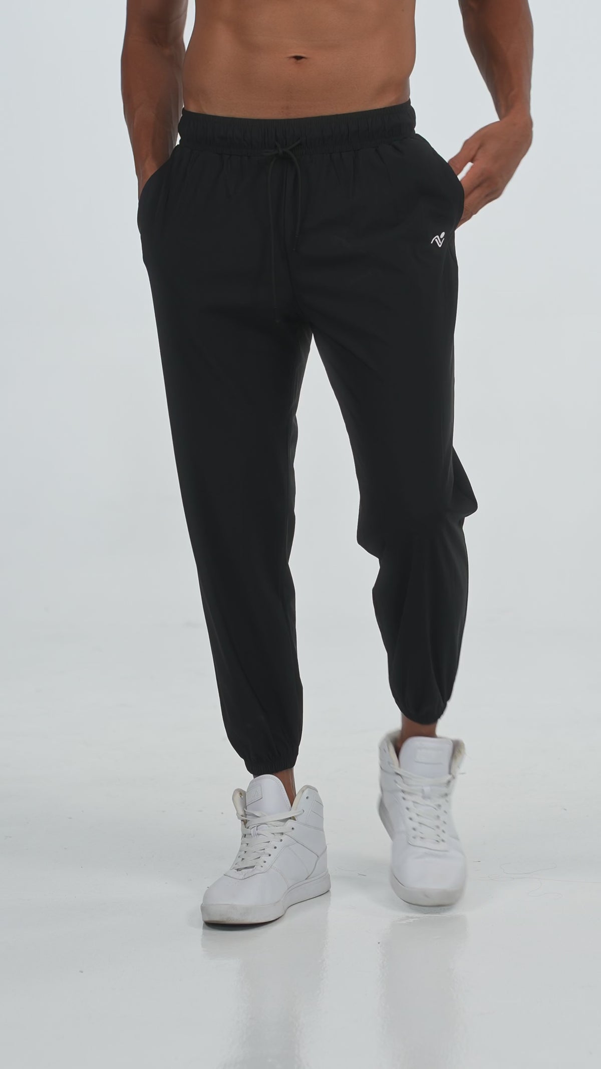 Men's Loose Gym Joggers in Black, video, Ascendia
